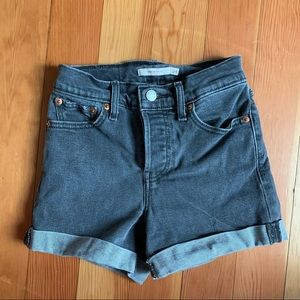 Shorts- Levi’s- Black Jean